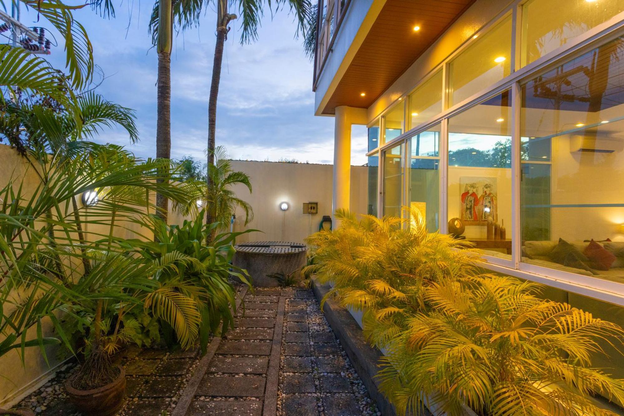 V153 Ultimate Tropical Getaway With Private Pool
